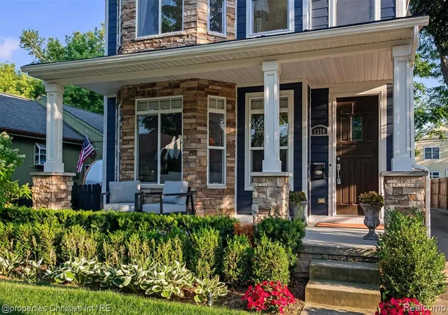 3rd image of 1334 Cole St, Birmingham, MI 48009 | MLS# 61018919