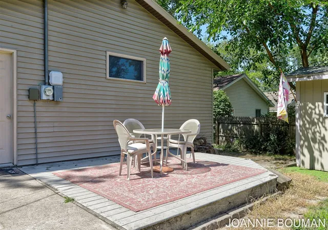 Photo 5 of Single family home for sale at 1323 Floral St, Holland, MI 49423 | MLS# 70554922 | Listing updated on 2026-08-27