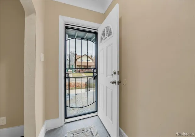 2nd image of 5044 Fairview St, Detroit, MI 48213 | MLS# 60997428