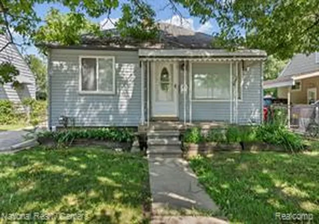 Homes for sale in Roseville, MI | 25260 Fern St, Roseville, MI 48066 | MLS# 61009647