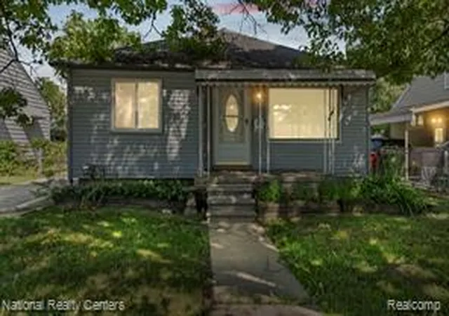 Homes for sale in Roseville, MI | 25260 Fern St, Roseville, MI 48066 | MLS# 61009647