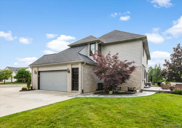 4th image of 45433 Indian Creek Dr, Canton, MI 48187 | MLS# 61007917