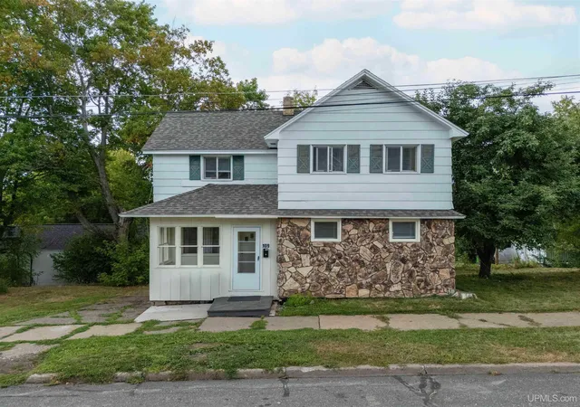 Photo 1 of Single family home for sale at 109 S 4th St, Crystal Falls, MI 49920 | MLS# 50220051 | Listing updated on 2026-08-31