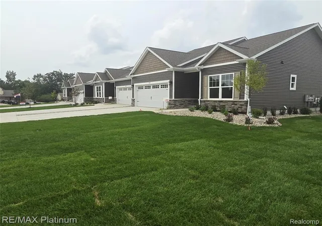 2nd image of 867 Oakwood Cir, Fenton, MI 48430