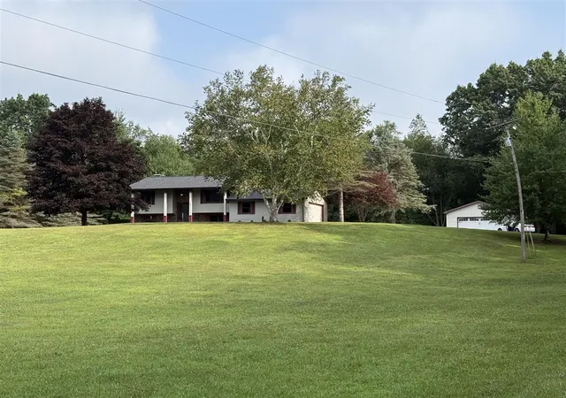 Photo 3 of Single family home for sale at 16711 Cd Ave, Augusta, MI 49012 | MLS# 70530799 | Listing updated on 2026-08-19