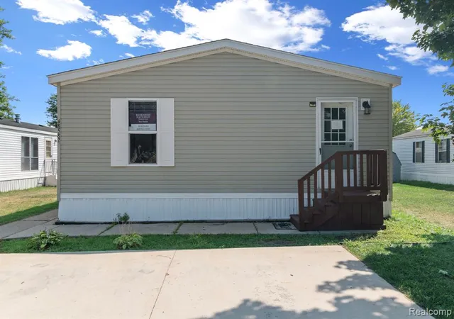 Photo 4 of Manufactured home for sale at 48582 Leafdale Ct, Shelby Twp, MI 48317 2747 | MLS# 61023356 | Listing updated on 2026-09-28