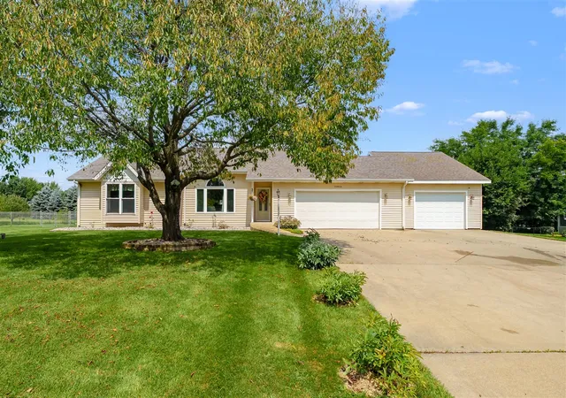 Photo 1 of Sale Pending at 22864 Blackbird Ave, Mattawan, MI 49071 | MLS# 70554453 | Listing updated on 2026-09-03