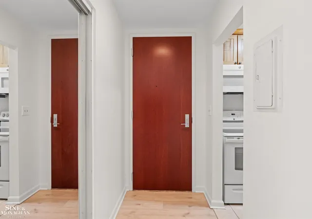 2nd image of 1001 W Jefferson #11e Ave, Detroit, MI 48226 | MLS# 50200913