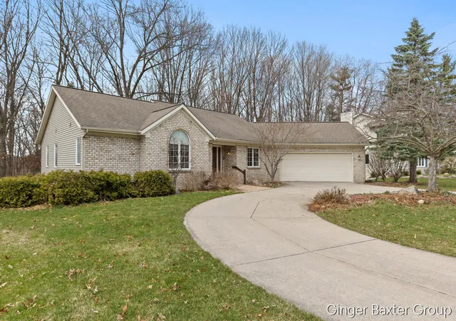 Homes for sale in Grand Rapids, MI | 3841 Summit View Dr, Grand Rapids, MI 49525 | MLS# 70523702