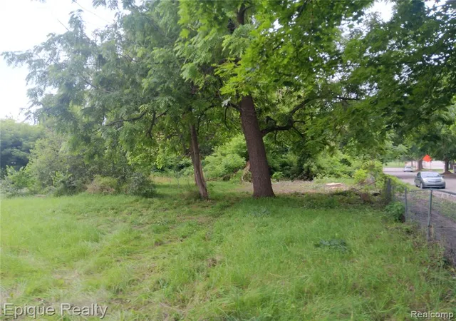 4th image of 756 Young St, Pontiac, MI 48340 2676 | MLS# 61024341