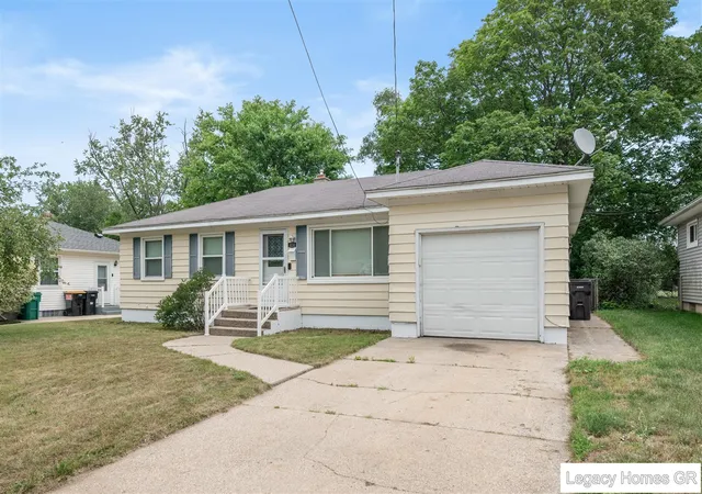 1st image of 4250 Illinois Ave, Wyoming, MI 49509 | MLS# 70543665