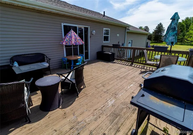 Homes for sale in Lapeer, MI | 1872 Lonsberry Dr, Lapeer, MI 48446 | MLS# 60997436