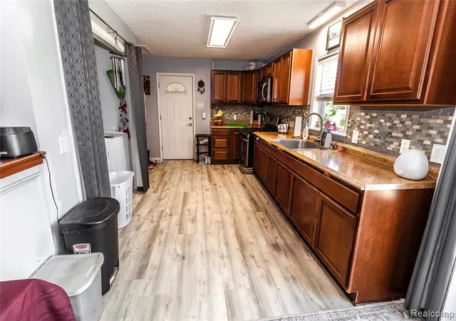 Homes for sale in Lapeer, MI | 1872 Lonsberry Dr, Lapeer, MI 48446 | MLS# 60997436