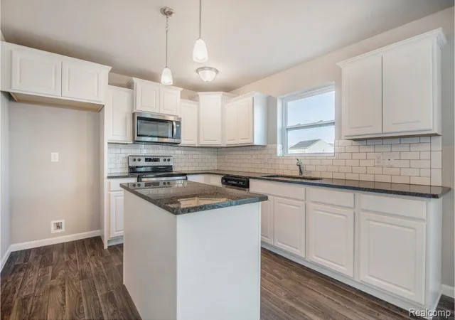 4th image of 2112 Stillwater Dr, Davison, MI 48423 | MLS# 60989865