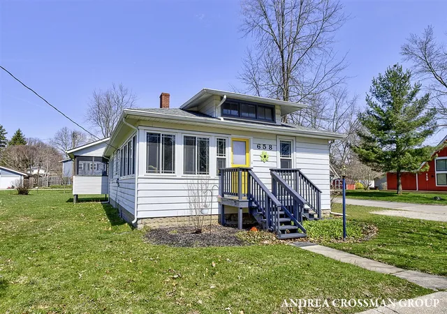 Homes for sale in Saugatuck, MI | 658 Allegan St, Saugatuck, MI 49453 | MLS# 70520139