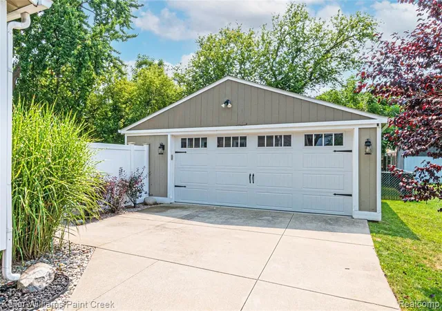 Photo 4 of Sale Pending at 330 E Washington St, Romeo, MI 48065 | MLS# 61020447 | Listing updated on 2026-09-02
