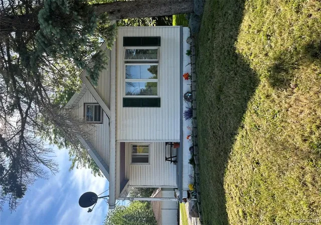 Homes for sale in Caro, MI | 100 S Hooper St, Caro, MI 48723 | MLS# 60999440