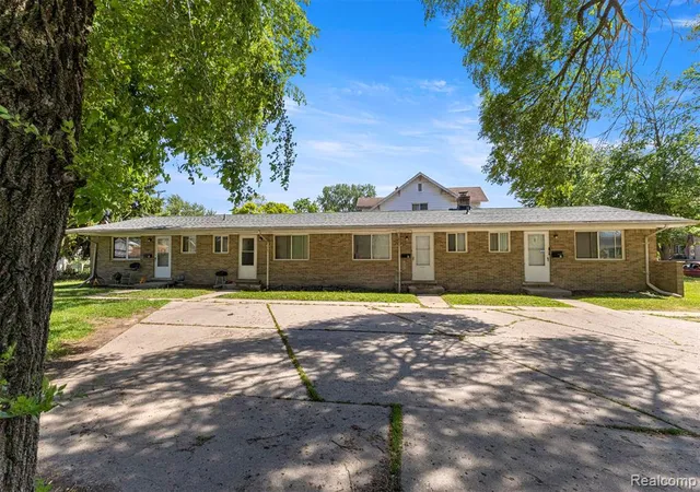 Photo 3 of Multi Family at 4077 Columbus St, Wayne, MI 48184 | MLS# 61002518 | | Sold on 2026-08-07