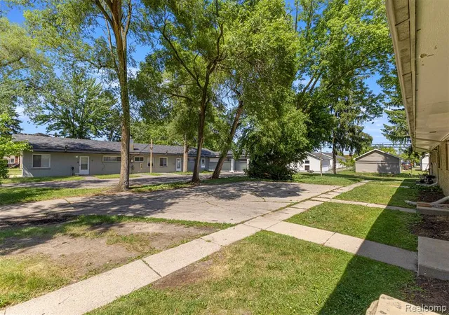 Photo 5 of Multi Family at 4077 Columbus St, Wayne, MI 48184 | MLS# 61002518 | | Sold on 2026-08-07
