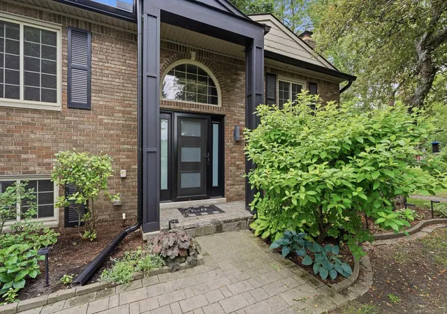 4th image of 2661 W South Blvd, Troy, MI 48098 | MLS# 50211845