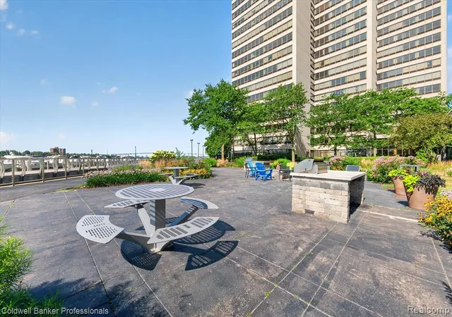 Photo 4 of Condo for sale at 1001 W Jefferso Riverfront Dr #14-G, Detroit, MI 48226 | MLS# 60977830 | Listing updated on 2026-08-10