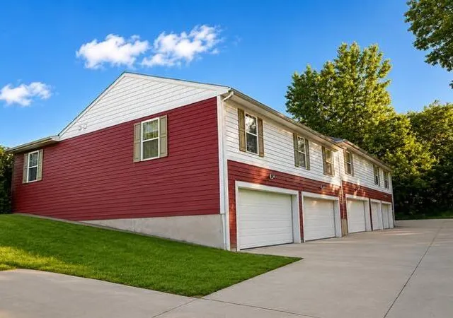 Photo 2 of Sale Pending at 1327 Fraternity Village Dr, Kalamazoo, MI 49006 | MLS# 70554445 | Listing updated on 2026-09-10