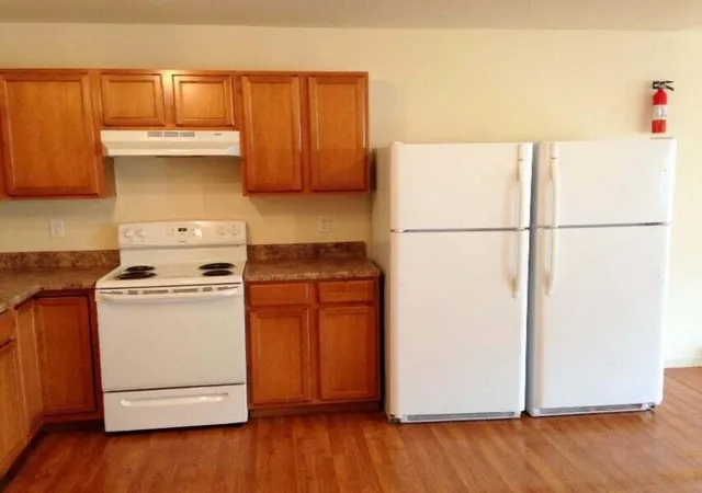 Photo 3 of Sale Pending at 1327 Fraternity Village Dr, Kalamazoo, MI 49006 | MLS# 70554445 | Listing updated on 2026-09-10