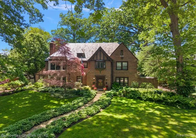 1st image of 316 Hendrie Blvd, Royal Oak, MI 48067 2472 | MLS# 61014069