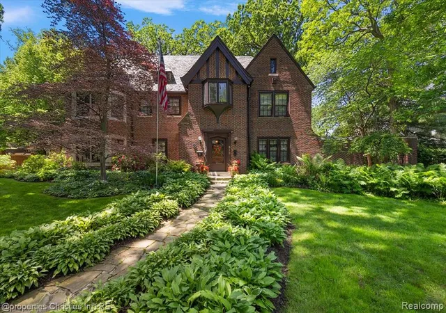 4th image of 316 Hendrie Blvd, Royal Oak, MI 48067 2472 | MLS# 61014069
