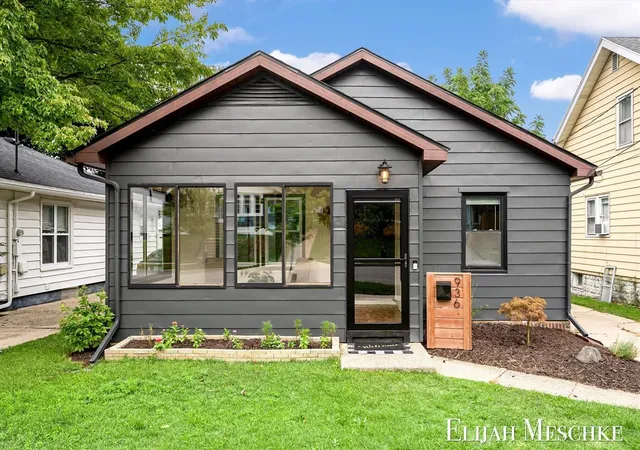 Photo 1 of Sale Pending at 936 Valley Ave, Grand Rapids, MI 49504 | MLS# 70551014 | Listing updated on 2026-09-08