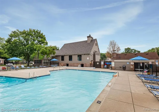 28th image of 1833 Torquay Ave #233, Royal Oak, MI 48073 | MLS# 61019099