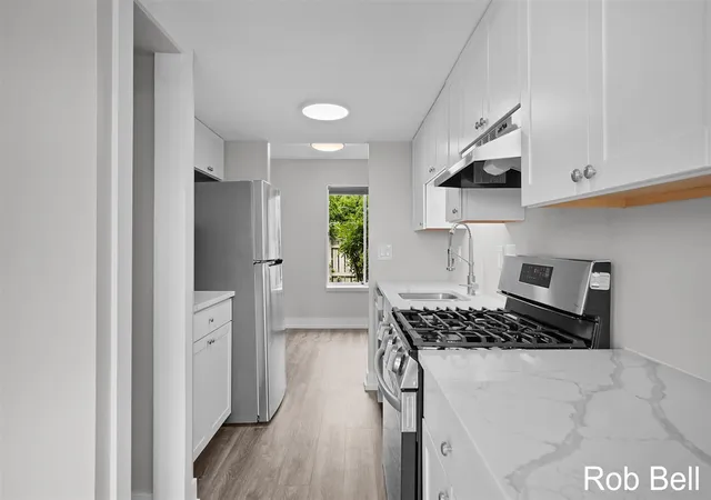 Listing Photo 5 - Condo for sale in building located at 6223 Acropolis Dr, Grand Rapids, MI 49546 - Unit #49