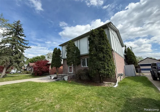 Photo 2 of Single family home for sale at 8334 Mckinley, Center Line, MI 48015 | MLS# 61017045 | Listing updated on 2026-08-02