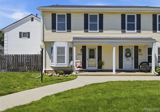 Homes for sale in Clinton Township, MI | 37583 Charter Oaks Boulevard, Clinton Township, MI 48036 | MLS# 61006824