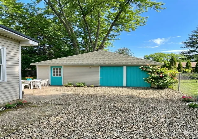 3rd image of 112 Alexander St, Bangor, MI 49013 | MLS# 70522320