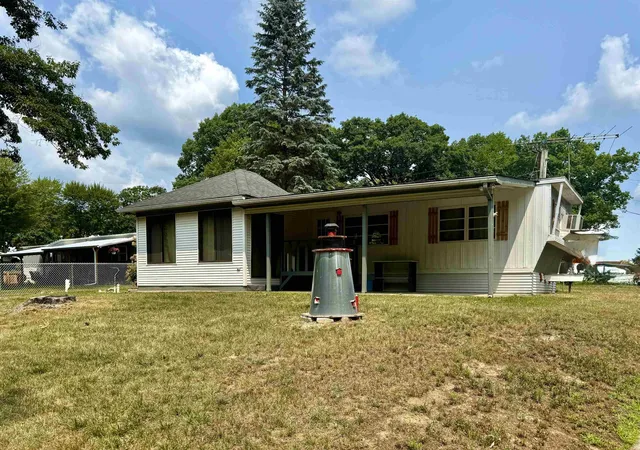 Photo 1 of Single family home for sale at 3259 Beaver Ct, Gladwin, MI 48624 | MLS# 50216368 | Listing updated on 2026-07-28