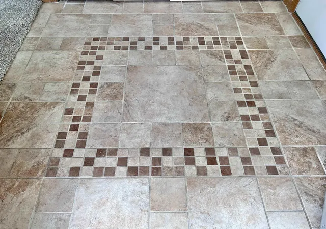 5th image of 104 Lakewood Dr, Adrian, MI 49221 | MLS# 50206169