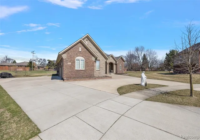 Homes for sale in Shelby Twp, MI | 4411 Forster Ln, Shelby Twp, MI 48316 3856 | MLS# 60982244