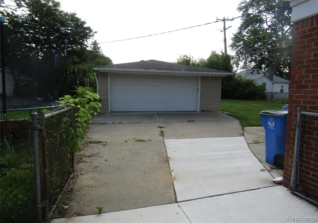 Homes for sale in Dearborn Heights, MI | 8160 Fenton, Dearborn Heights, MI 48127 | MLS# 61007745
