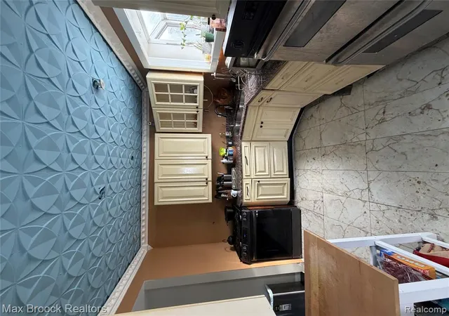 2nd image of 5025 Haverhill St, Detroit, MI 48224 | MLS# 60959317