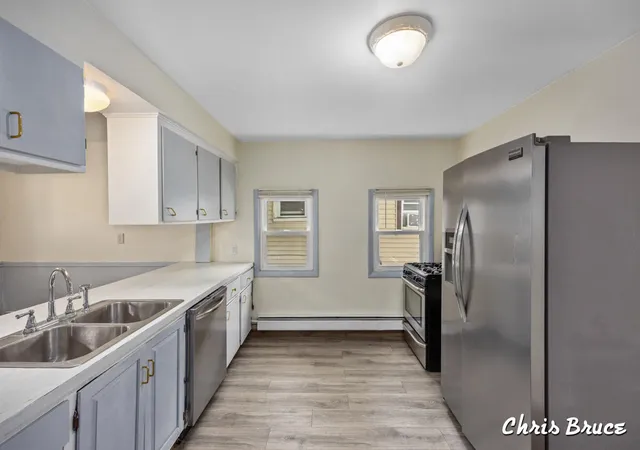 Homes for sale in Grand Rapids, MI | 64 Quimby St, Grand Rapids, MI 49505 | MLS# 70532538