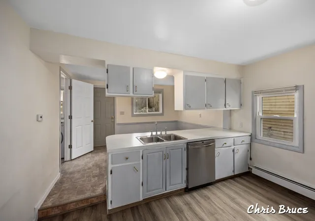 Homes for sale in Grand Rapids, MI | 64 Quimby St, Grand Rapids, MI 49505 | MLS# 70532538
