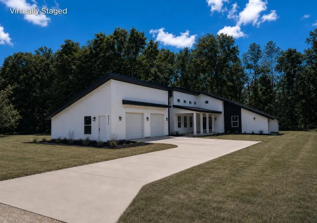 Homes for sale in Stanwood, MI | 8411 Peninsula Dr, Stanwood, MI 49346 | MLS# 70522334