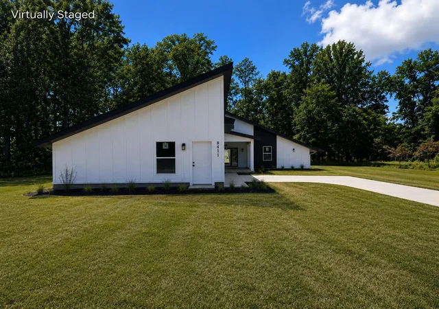 Homes for sale in Stanwood, MI | 8411 Peninsula Dr, Stanwood, MI 49346 | MLS# 70522334
