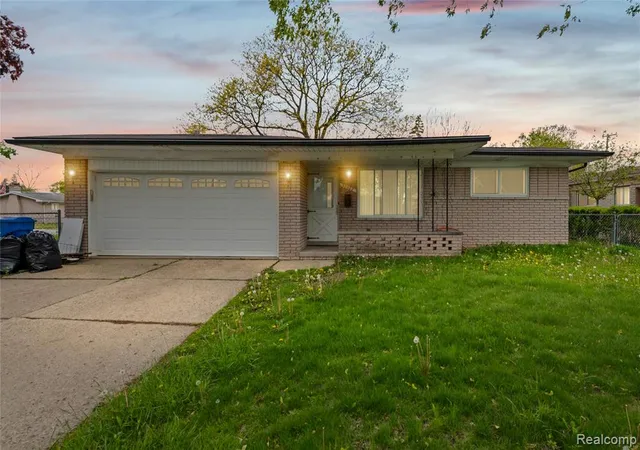 Homes for sale in Warren, MI | 30507 Austin Dr, Warren, MI 48092 | MLS# 60993616