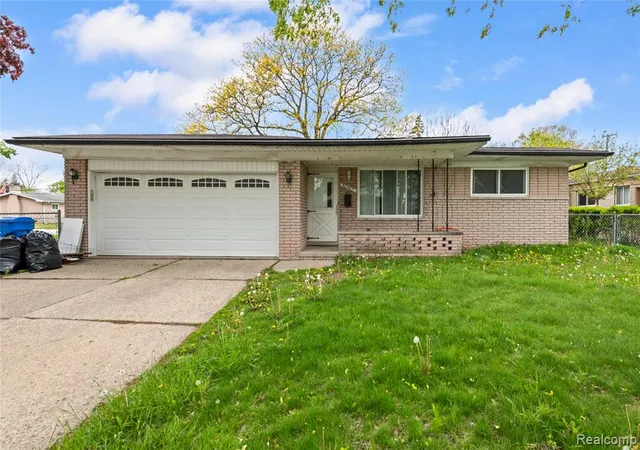 Homes for sale in Warren, MI | 30507 Austin Dr, Warren, MI 48092 | MLS# 60993616