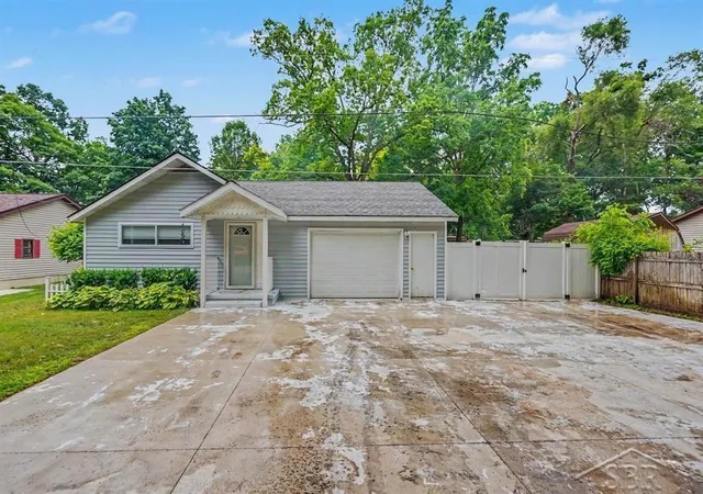 Homes for sale in Big Rapids, MI | 19937 Park Rd, Big Rapids, MI 49307 | MLS# 50213254