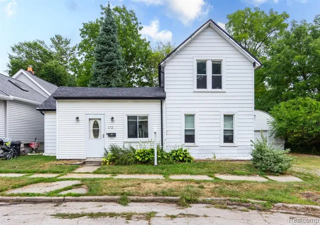 2nd image of 172 Higgins St, Lapeer, MI 48446 2235 | MLS# 61023838