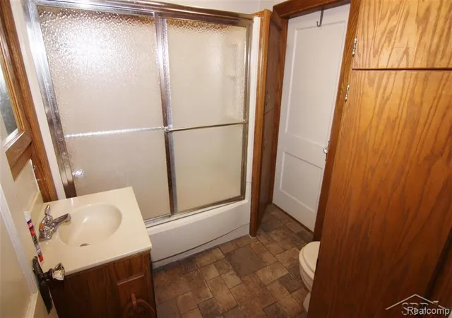 8th image of 1717 Ottawa St, Saginaw, MI 48602 | MLS# 60923541