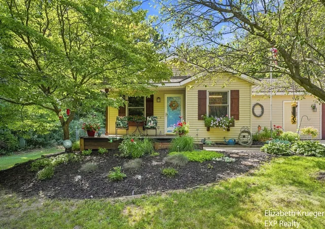Photo 3 of Sale Pending at 12389 112Th Ave, Grand Haven, MI 49417 | MLS# 70554808 | Listing updated on 2026-09-05